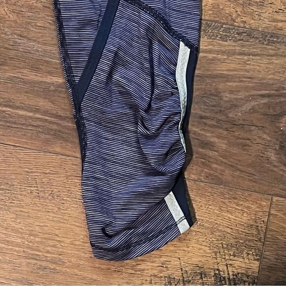 Lululemon Athletica Capri pants size 4 - Picture 11 of 12